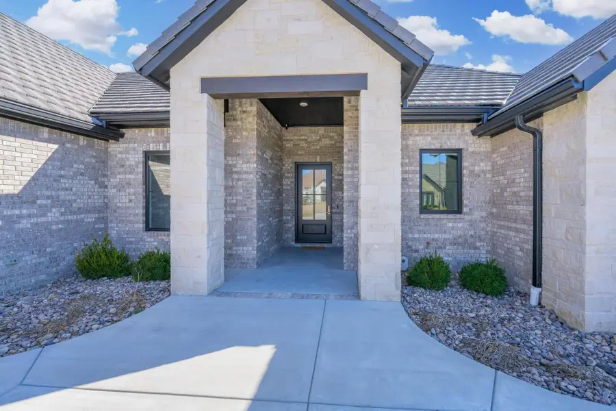 2012 N Veranda Cir, Wichita, KS 67206 - #2