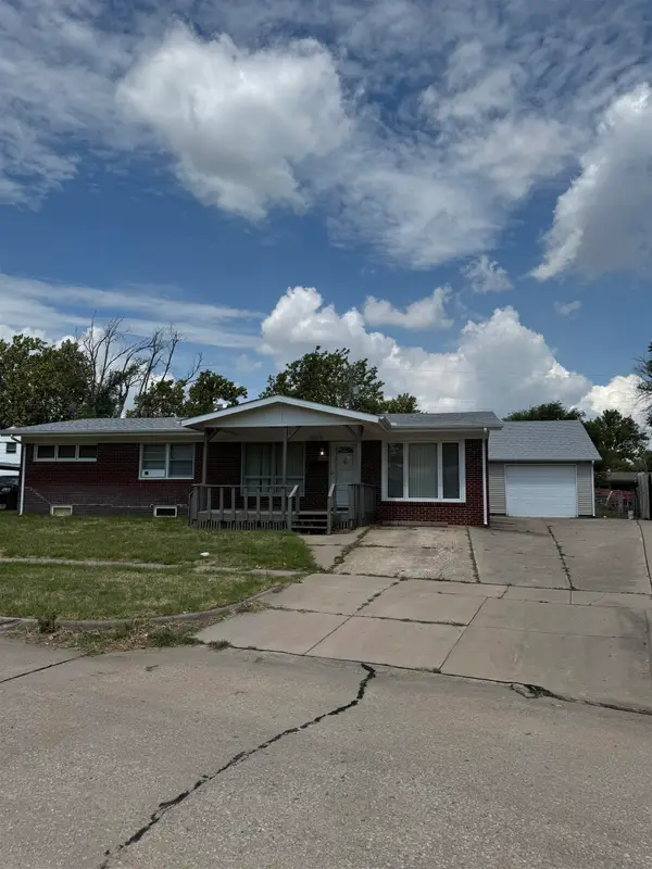 3401 S Laura Ave, Wichita, KS 67216