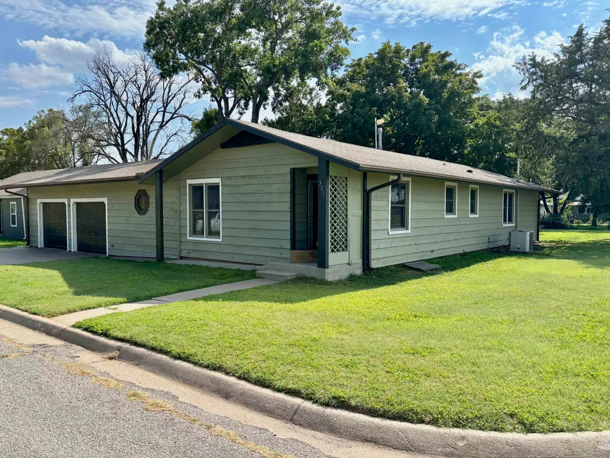321 N Pine St, Argonia, KS 67004 - #1