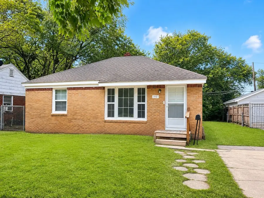 1921 N Madison Ave, Wichita, KS 67214-1927 - #2