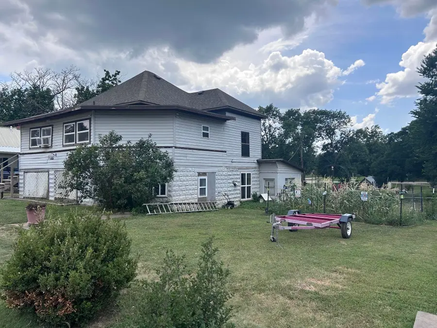 107 N Olive St, Leon, KS 67074 - #2