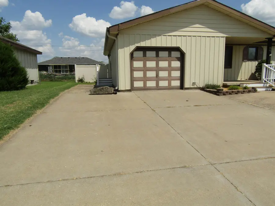 2205 S Ohio St., Salina, KS 67401 - #2