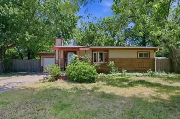 1430 N Prairie Ln, Derby, KS 67037