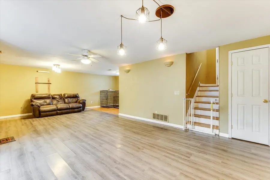 326 N Jane St, Haysville, KS 67060-1341 - #3