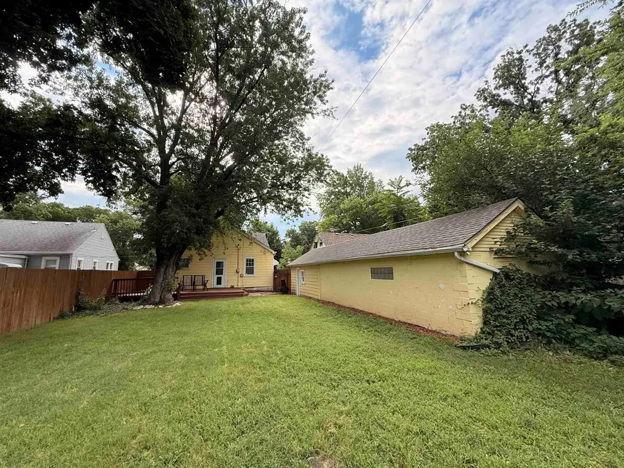 1541 N Woodland Ave, Wichita, KS 67203 - #3