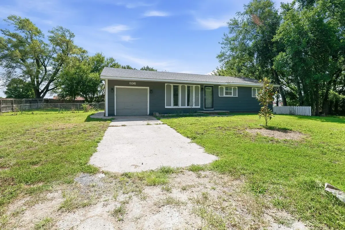 836 Opal, Maize, KS 67101 - #1