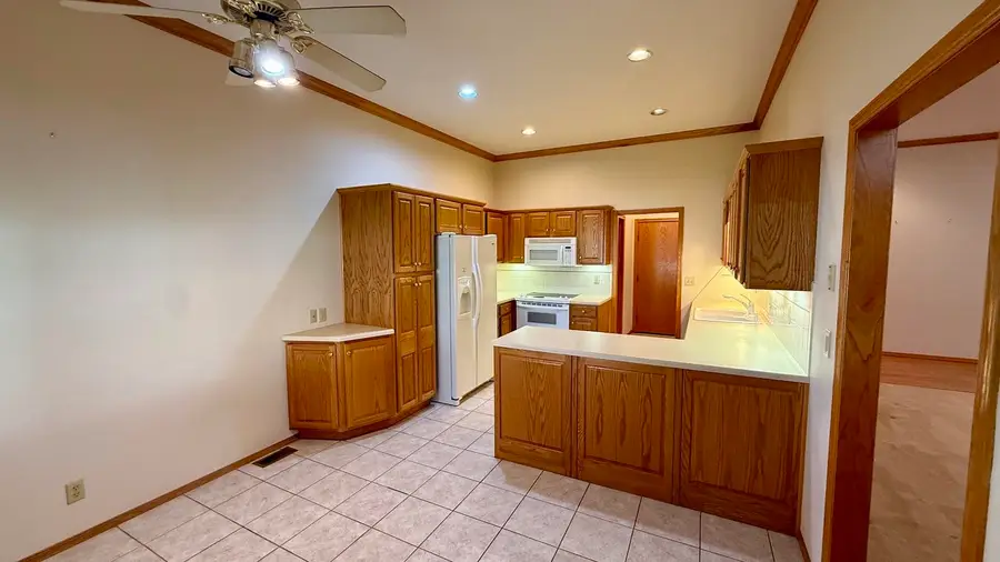 1770 N Country Club Rd #9, El Dorado, KS 67042 - #2