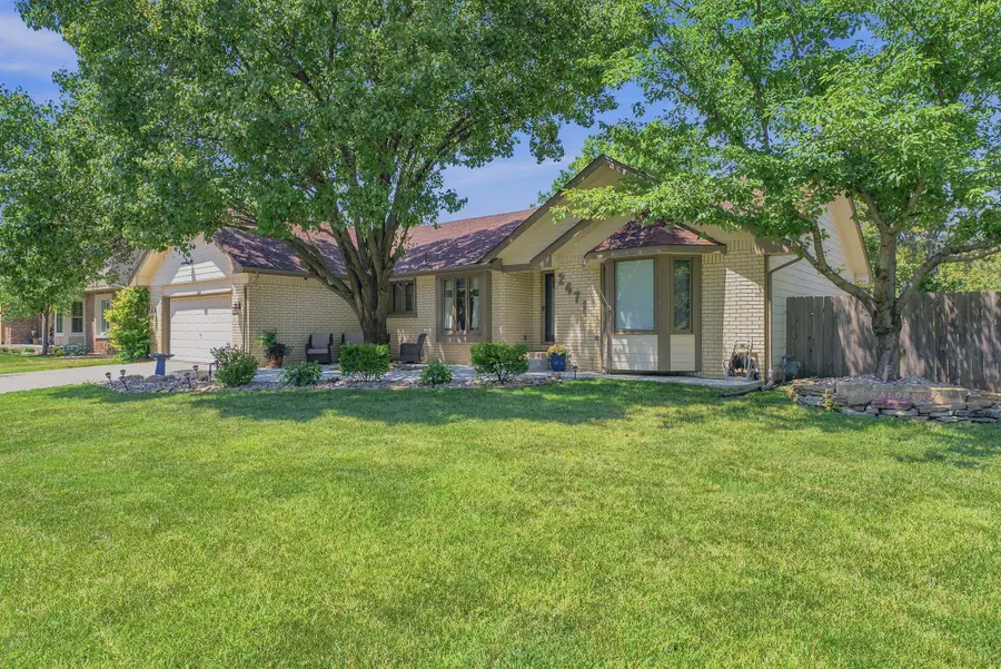 2471 N Winstead Cir, Wichita, KS 67226 - #2