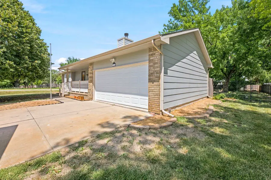 6156 N Sullivan Rd, Wichita, KS 67204 - #2