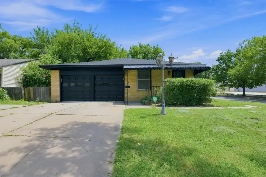 1502 Kenmar St, Wichita, KS 67208 - #2