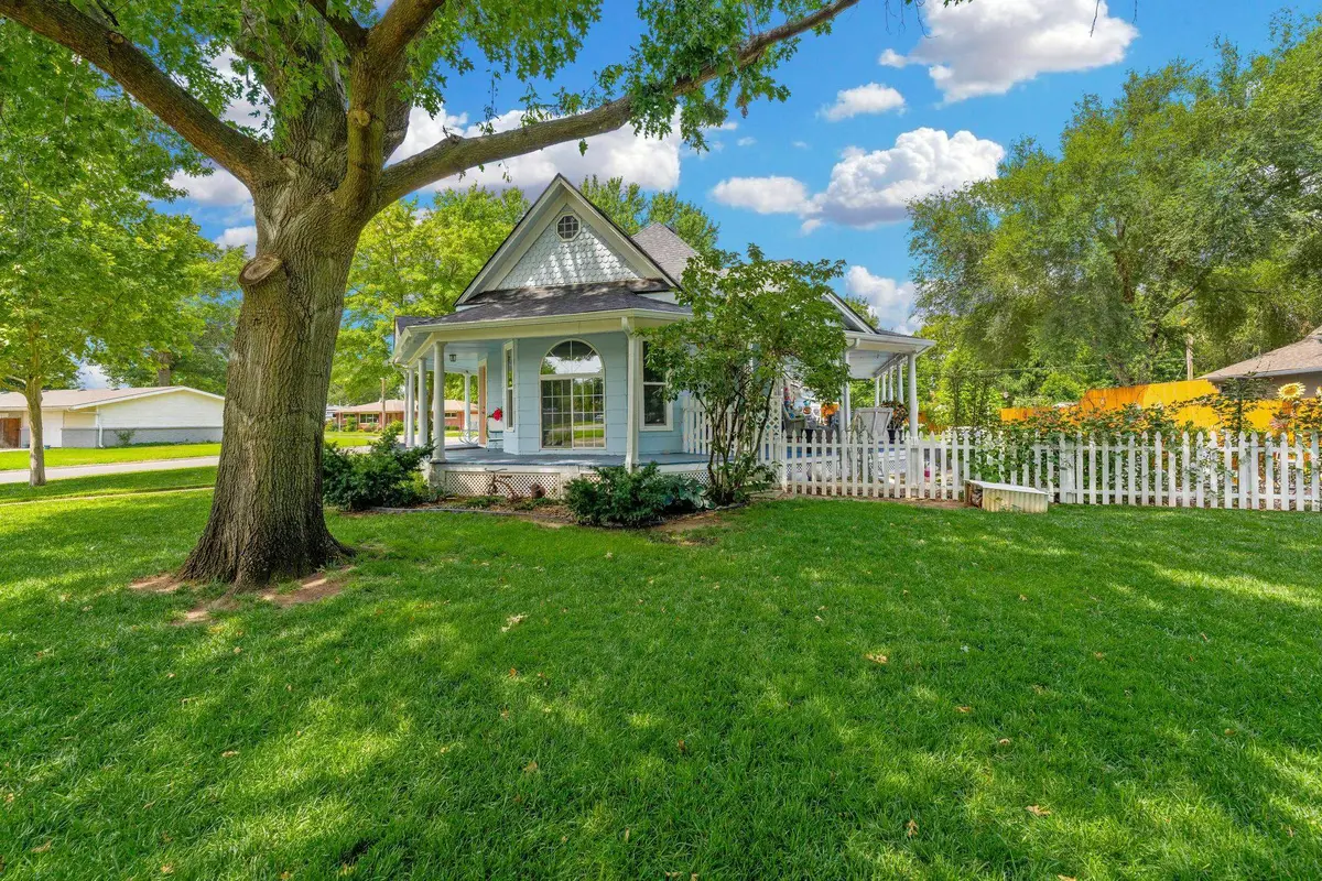 201 Filmore St, Cheney, KS 67025 - #1