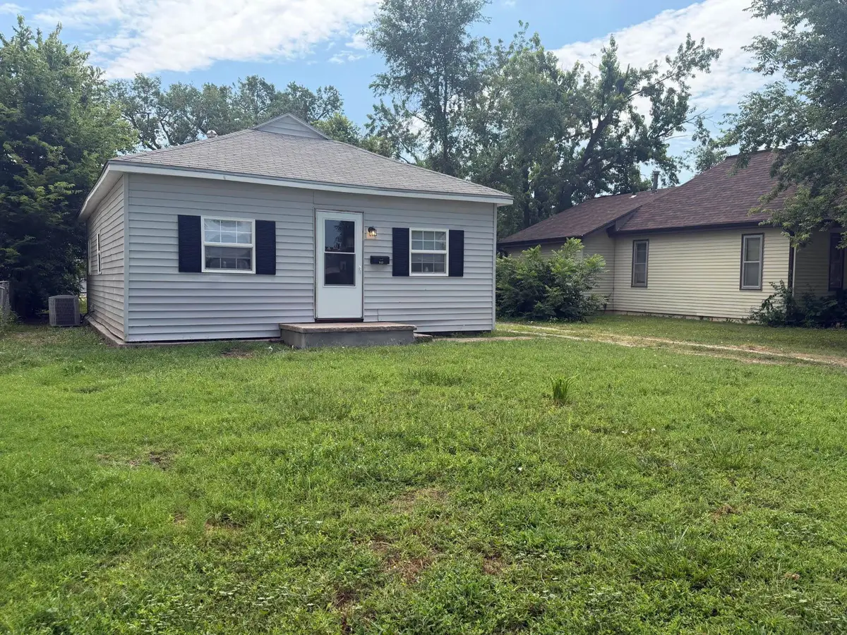 949 S 3rd St, Salina, KS 67401 - #1