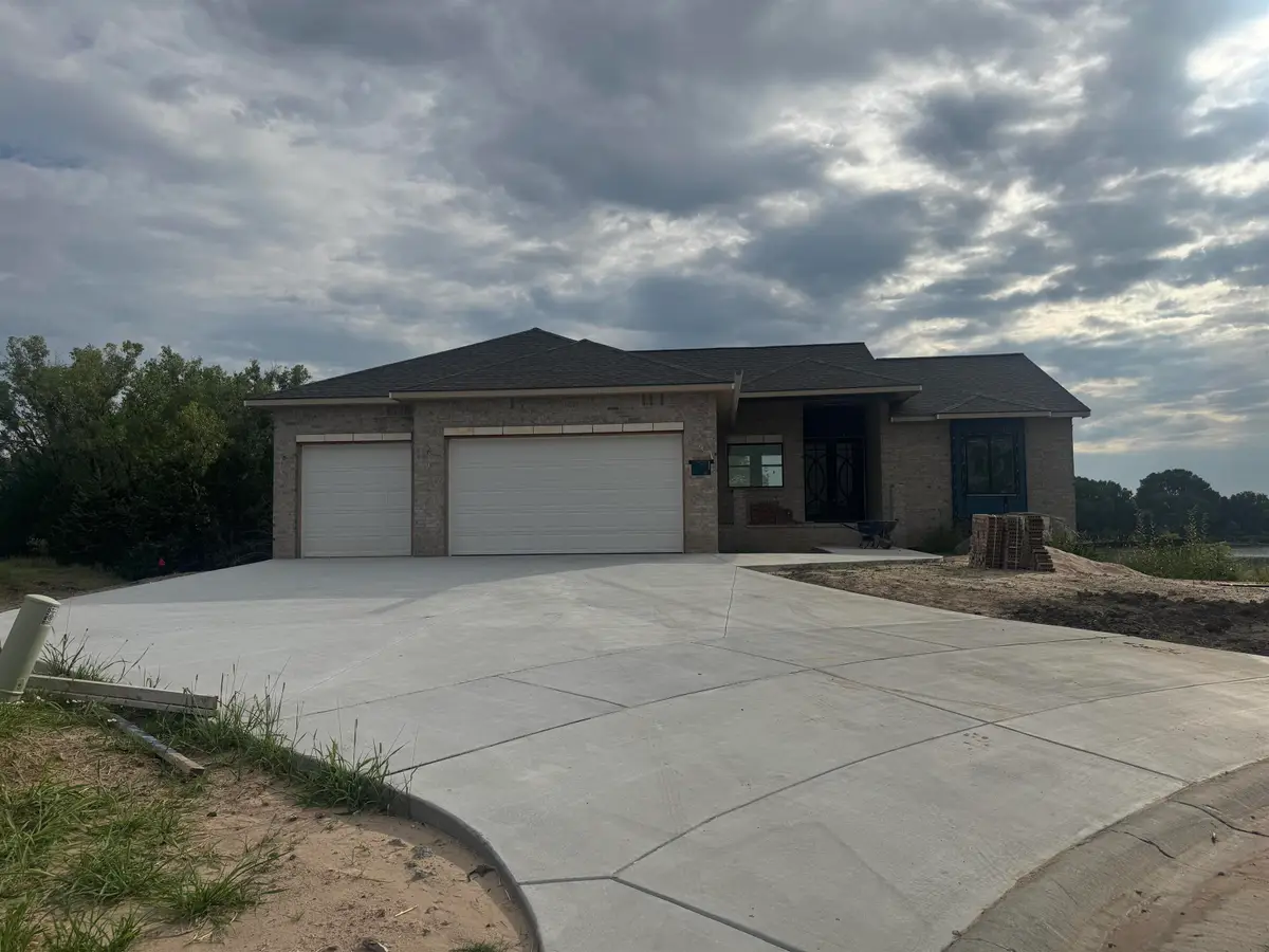 3510 S Bluelake Ct, Wichita, KS 67215 - #1