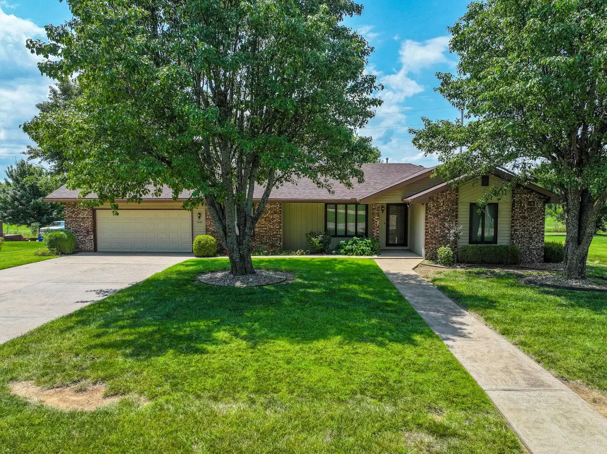 1009 Country Club Dr, Eureka, KS 67045 - #1