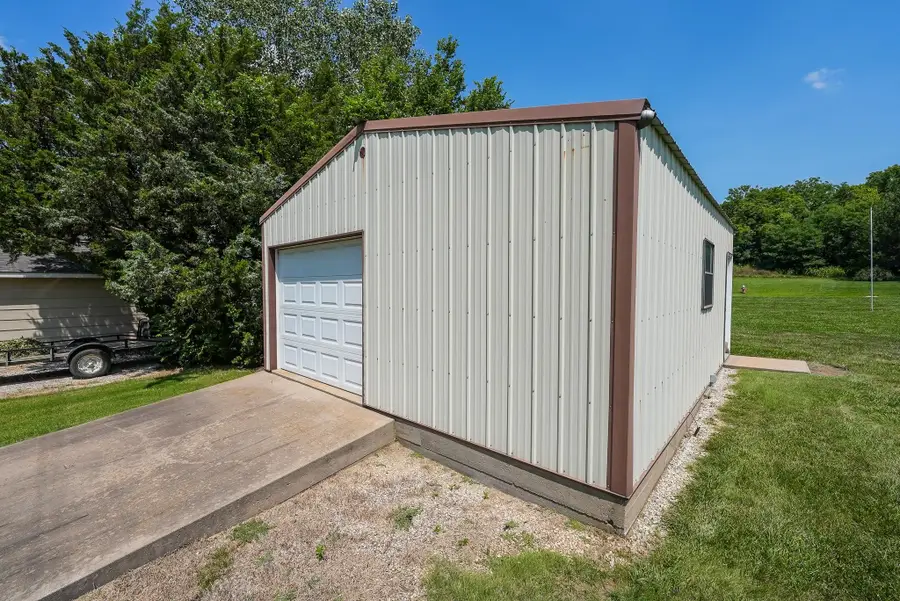 1009 Country Club Dr, Eureka, KS 67045 - #3