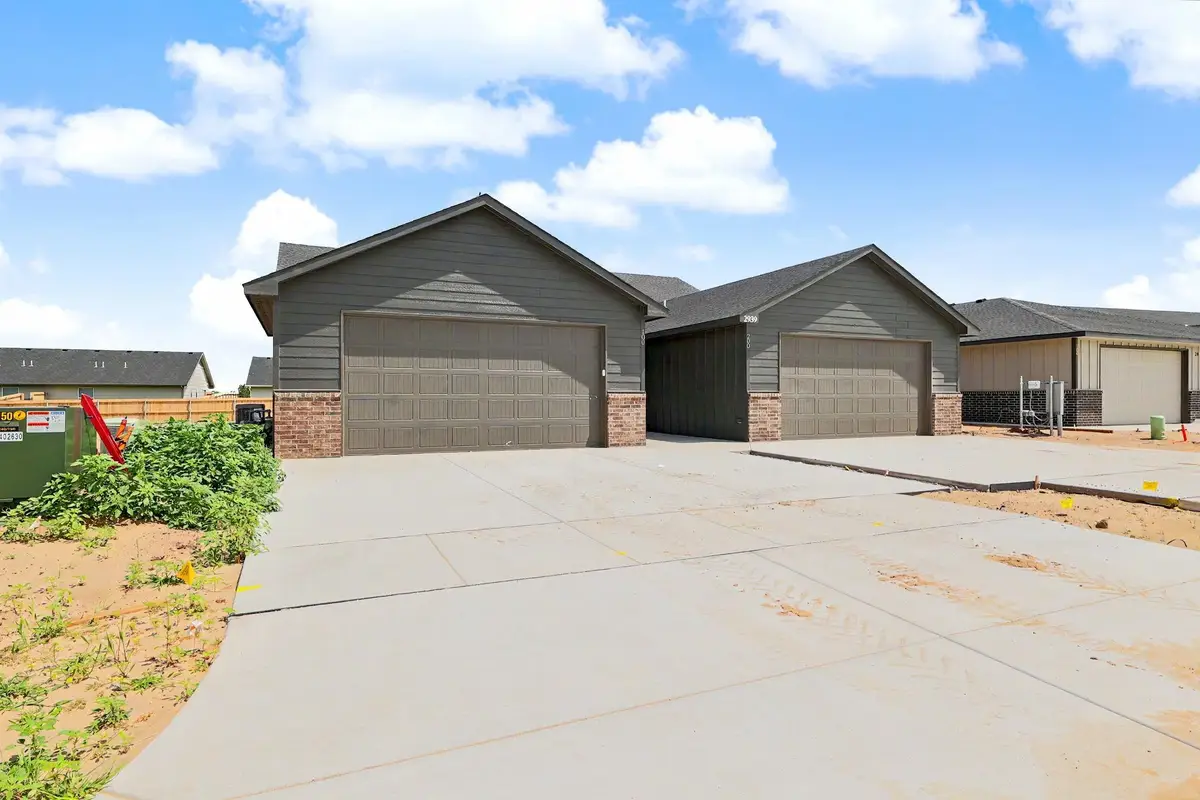2939 S Cedar Crest Ct #100, Wichita, KS 67235 - #1