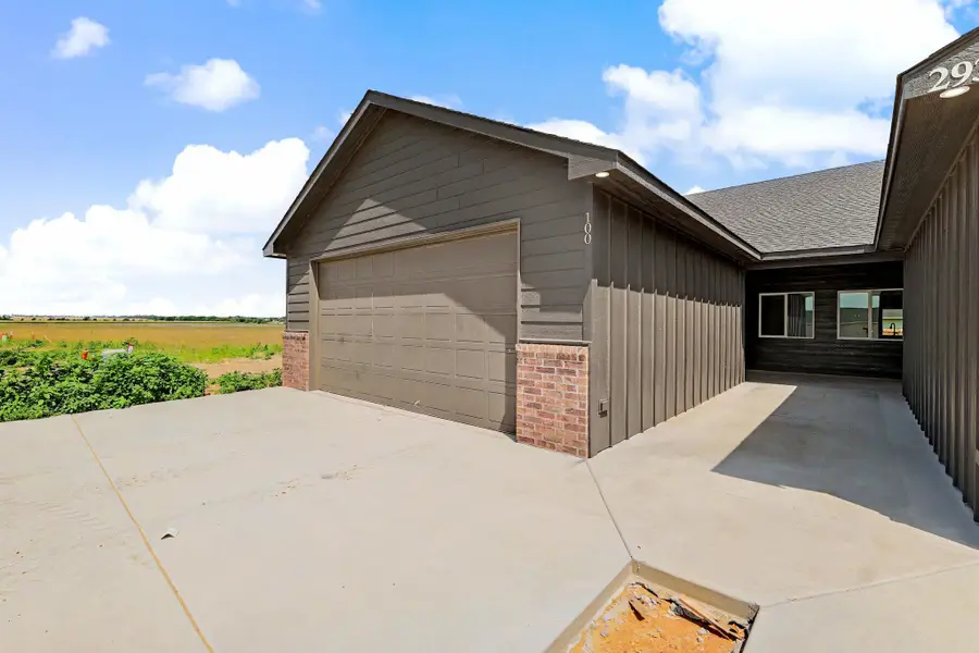 2939 S Cedar Crest Ct #100, Wichita, KS 67235 - #2