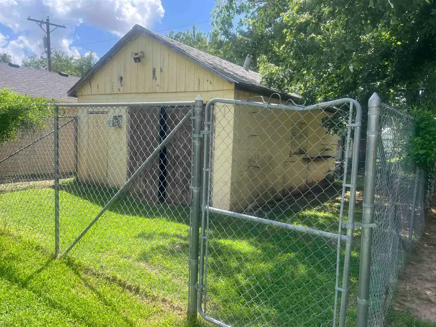1611 N 8, Arkansas City, KS 67005 - #3