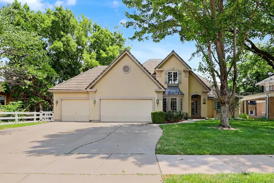 208 N Belmont Ave, Wichita, KS 67208 - #3
