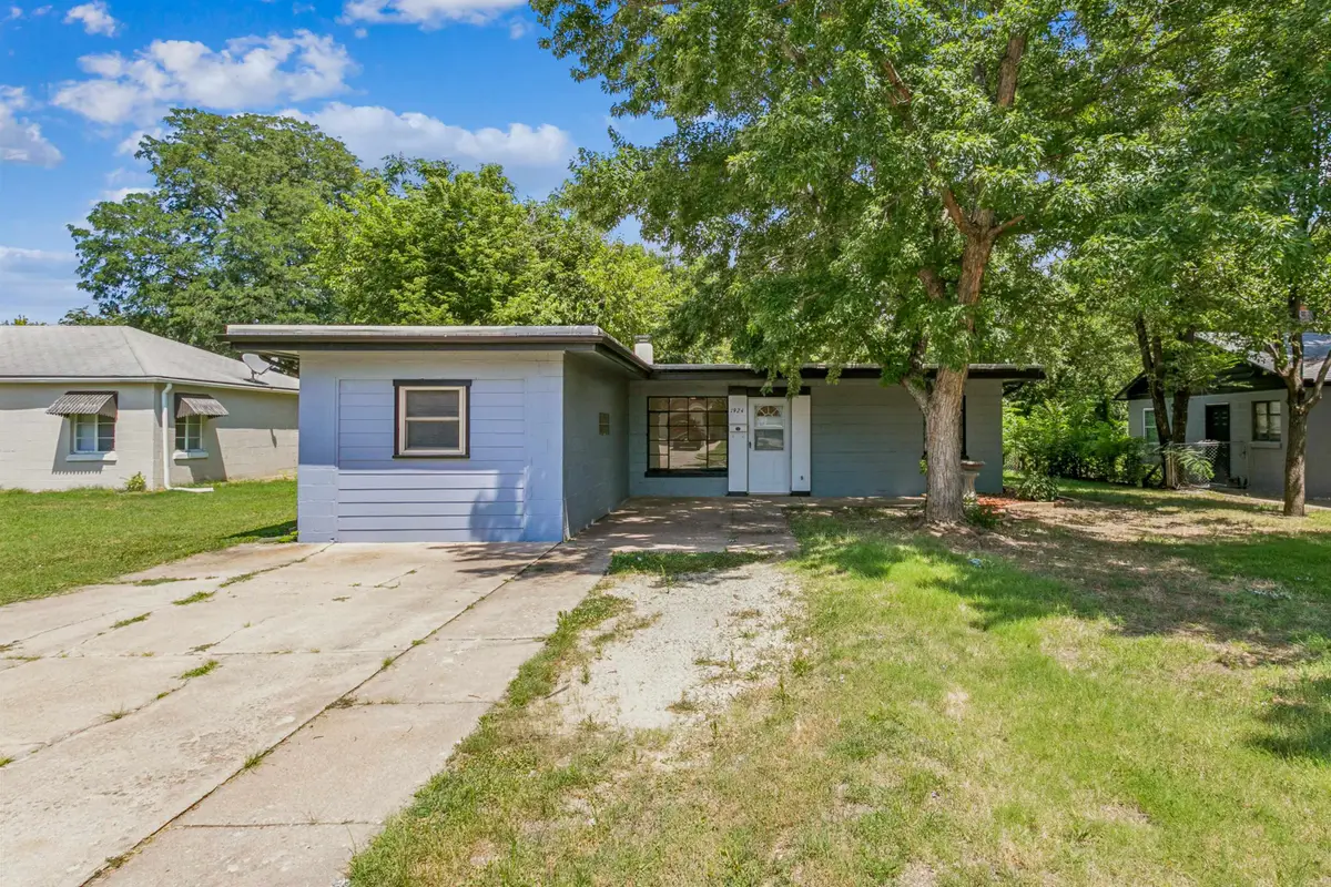1924 S Fern Ave, Wichita, KS 67213 - #1