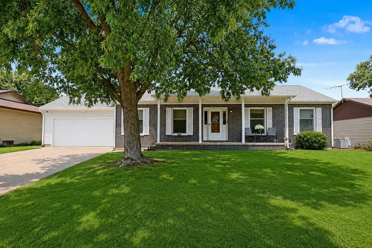 514 W 54th St S, Wichita, KS 67217 - #1
