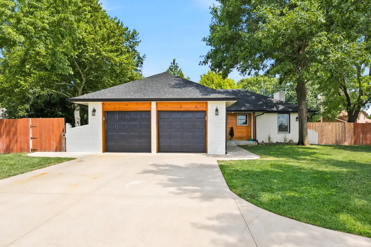 2200 W 51st St, Wichita, KS 67204 - #1