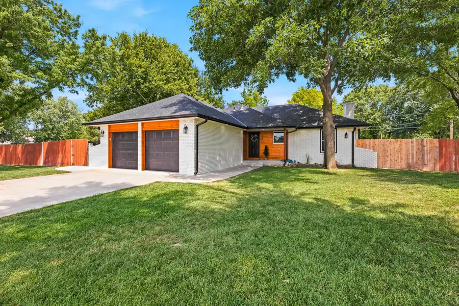 2200 W 51st St, Wichita, KS 67204 - #2