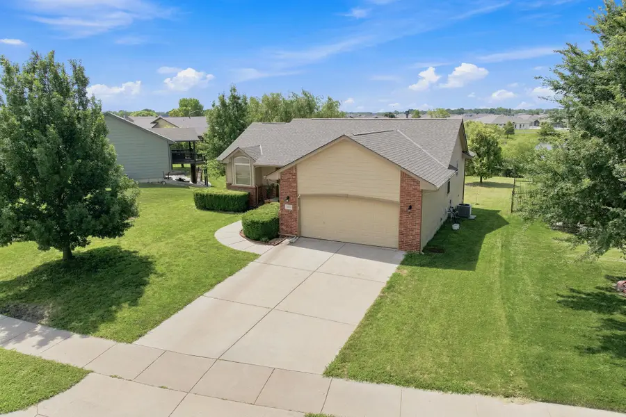 2421 N Fieldstone Street, Andover, KS 67002 - #3