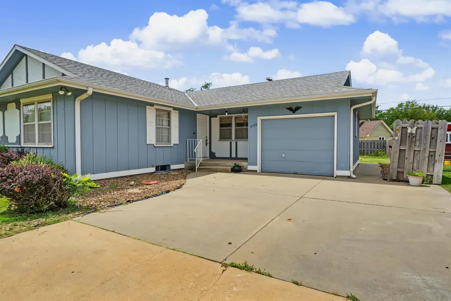 2158 Kensington Rd, Salina, KS 67401 - #2