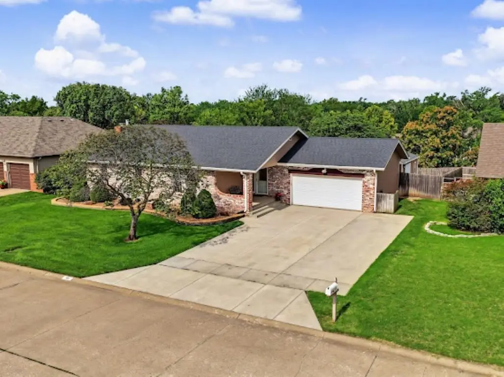 105 N Douglas Dr, Salina, KS 67401 - #1