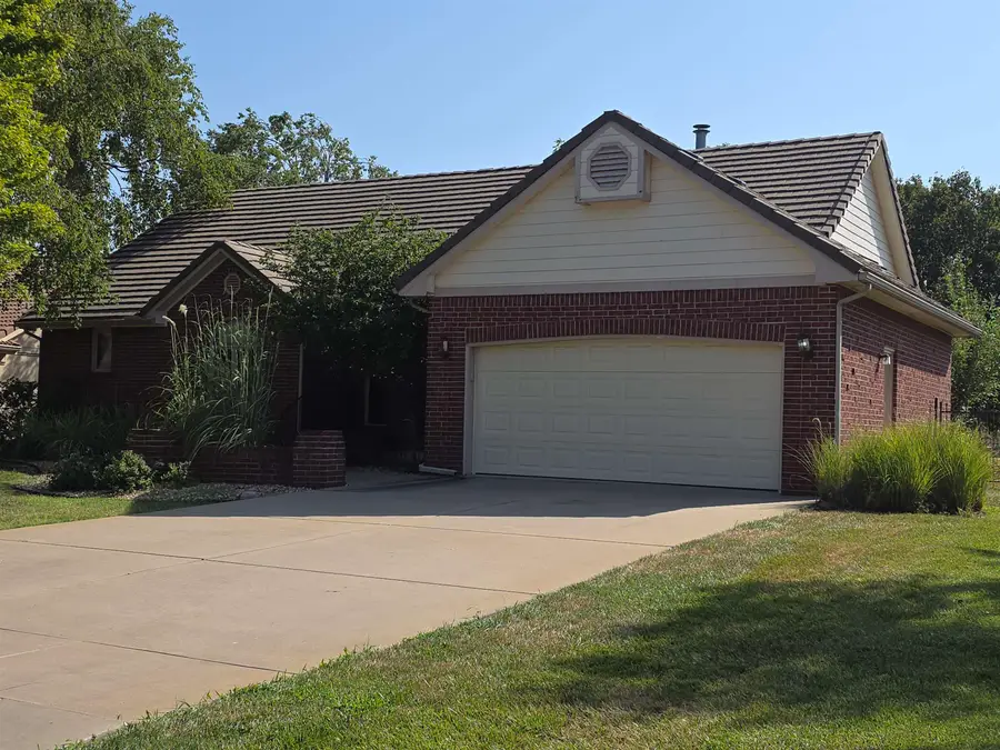 4014 N Tara Cir, Wichita, KS 67226 - #2