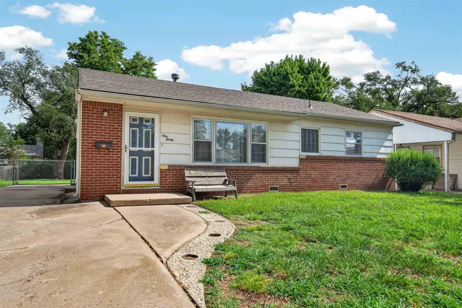 130 E Springdale, Derby, KS 67037 - #2