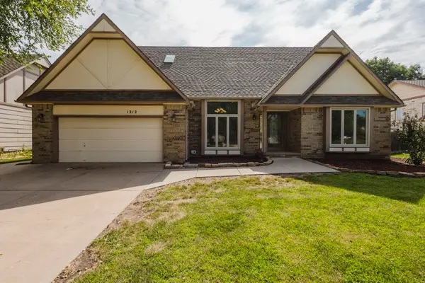 1212 N Coachhouse Rd, Wichita, KS 67235