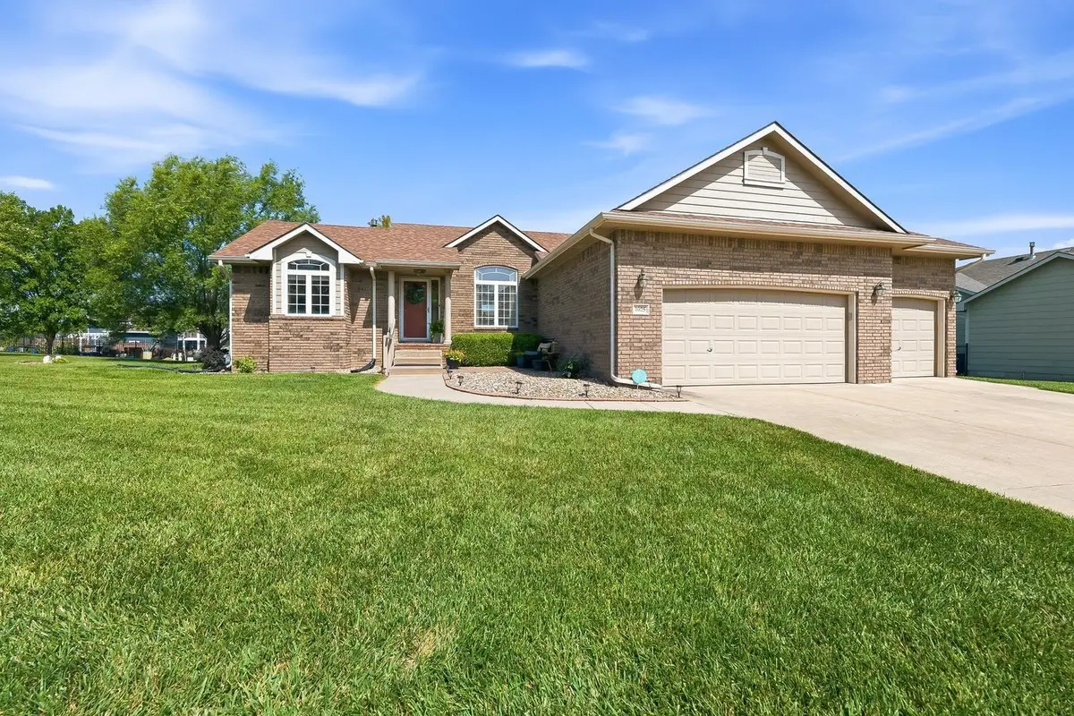 1025 S Glenmoor St, Wichita, KS 67207 - #1