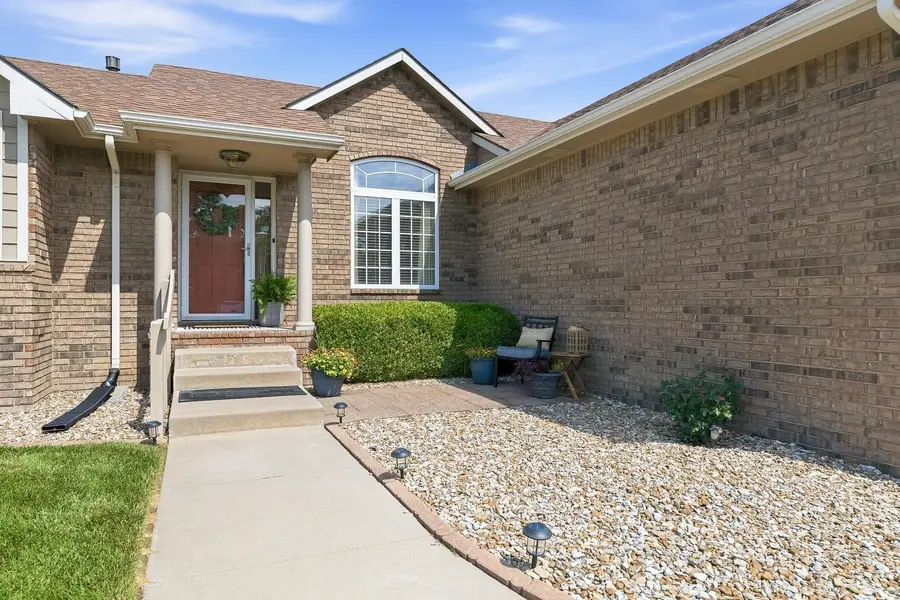 1025 S Glenmoor St, Wichita, KS 67207 - #3