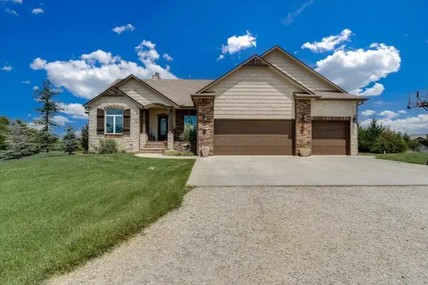 2625 S Saratoga Ct., Goddard, KS 67052