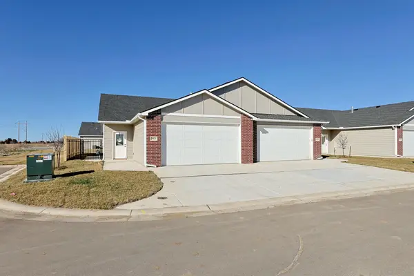 3833 S Blue Lake Ct, Wichita, KS 67215