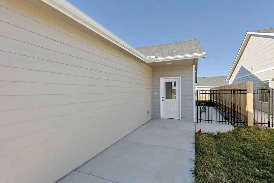 3835 S Bluelake Ct, Wichita, KS 67215 - #3
