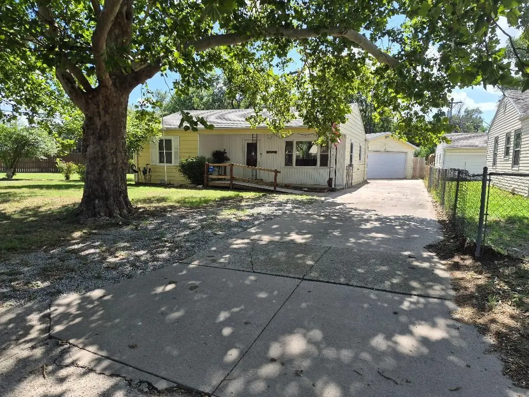 6429 S Keystone St, Haysville, KS 67217 - #1