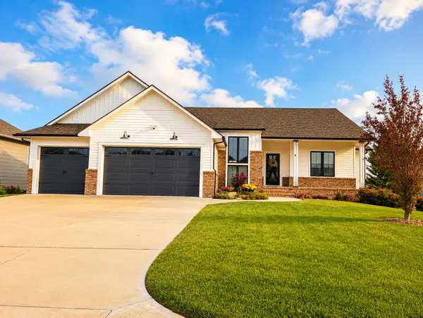 1502 N Shadow Rock Dr, Andover, KS 67002