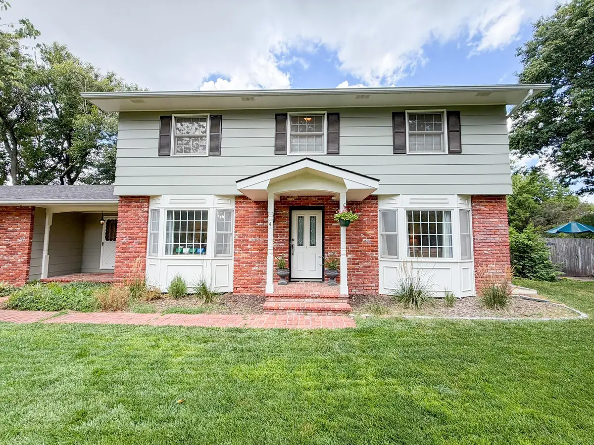 4 Hickory, Newton, KS 67114 - #1