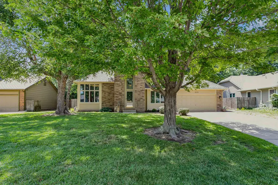 229 N Shefford St, Wichita, KS 67212 - #2