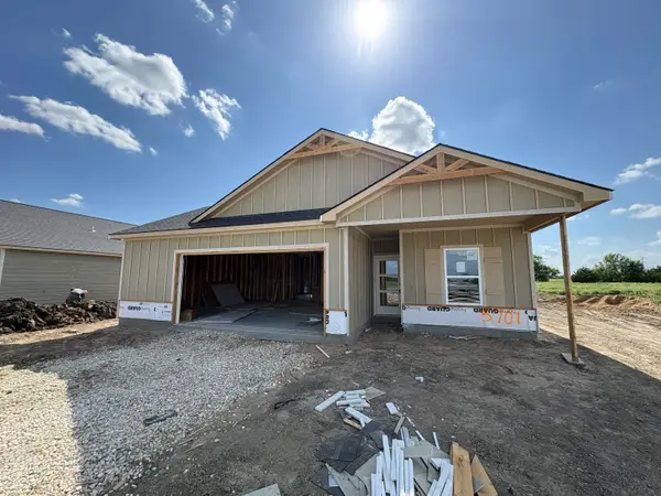 5701 Plumthicket St, Bel Aire, KS 67226
