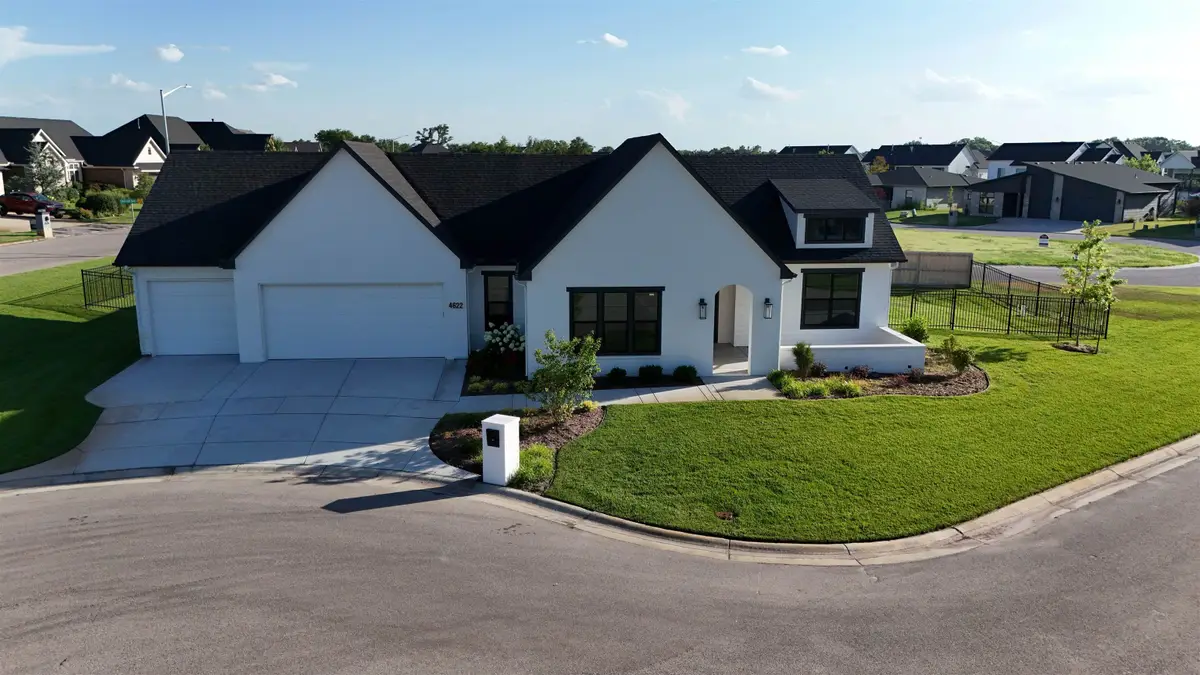 4622 W Emerald Bay Cir, Wichita, KS 67205 - #1