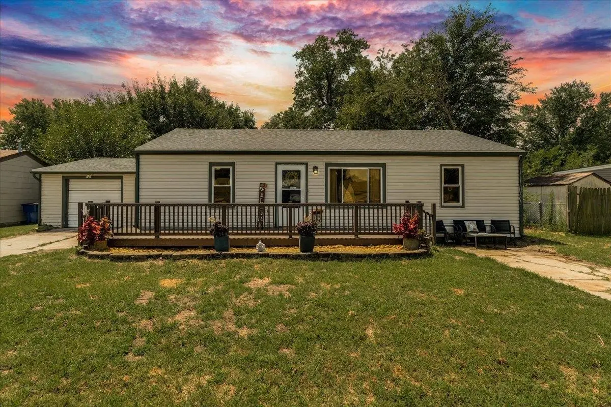 417 W Hollywood Dr, Wichita, KS 67217 - #1