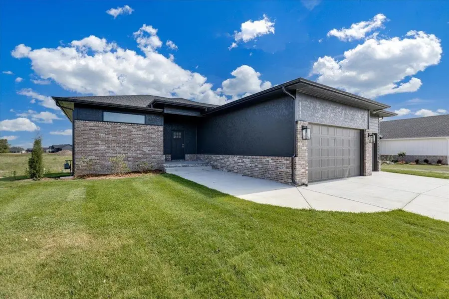 8880 E Bradford St, Wichita, KS 67210 - #2