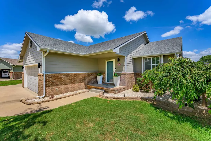 932 E Peach Ct, Haysville, KS 67060 - #3
