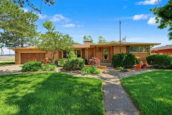 901 Millwood Dr, Salina, KS 67401