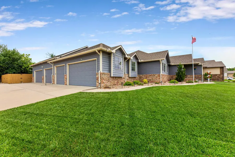 2102 S Cranbrook St, Wichita, KS 67207 - #3