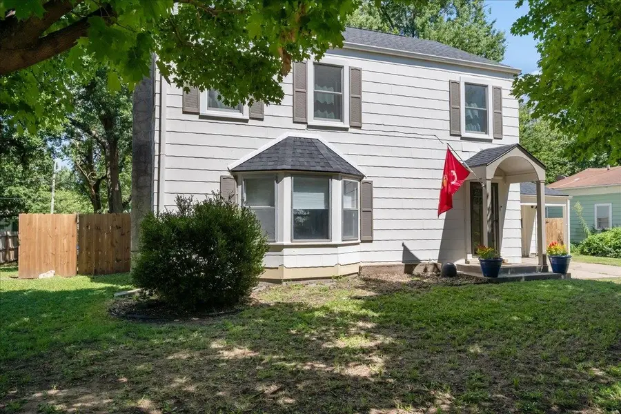 1322 N 4th St, Arkansas City, KS 67005 - #3
